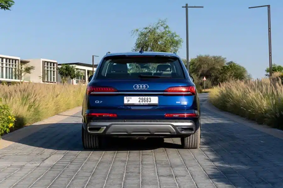 Audi-Q7_2.jpg