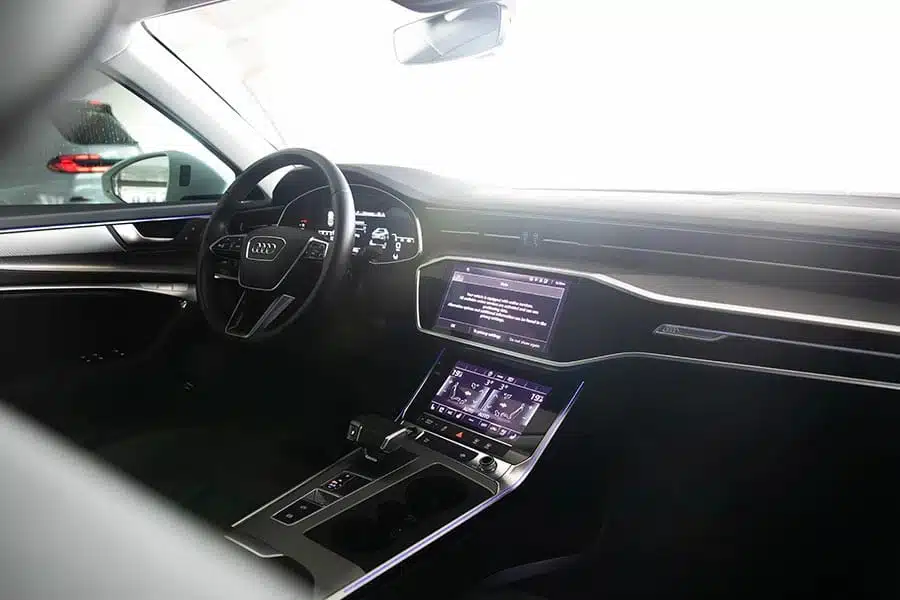 Audi_A6_3.jpg