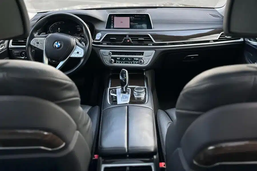 BMW-735-7-series_3.jpg
