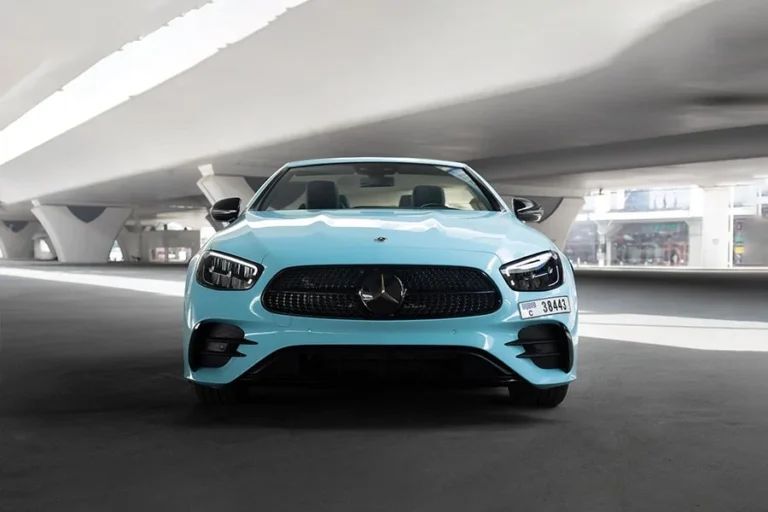 Mercedes_E200_1