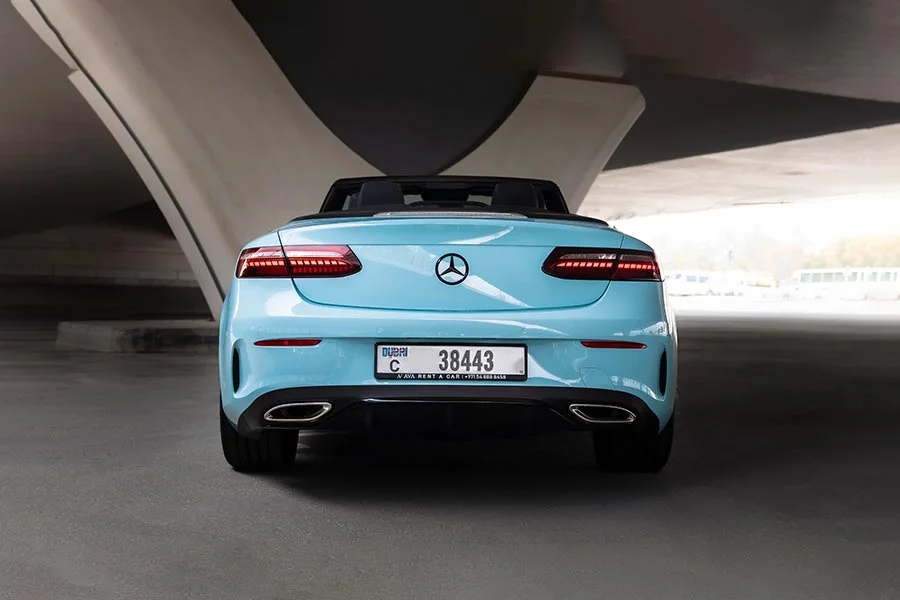 Mercedes_E200_2jpg
