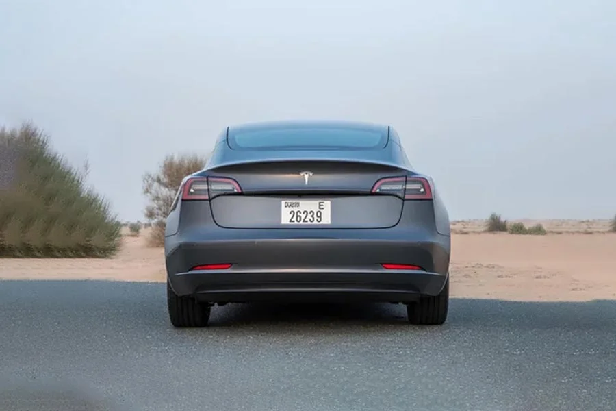 Tesla-Model-3-Standard_