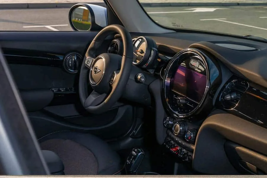 mini-copper-rent-dubai-4.jpg